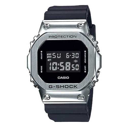 Часы Casio GM-5600-1E